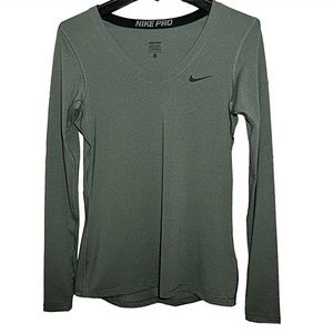 Nike Pro Women’s Gray Long Sleeve Athletic Shirt